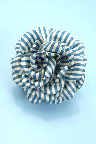 Checker Hair Claw – Fabric Floral Clip for Trendy Hairstyles