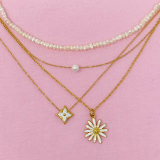 Sweet Daisy Necklace: Yellow